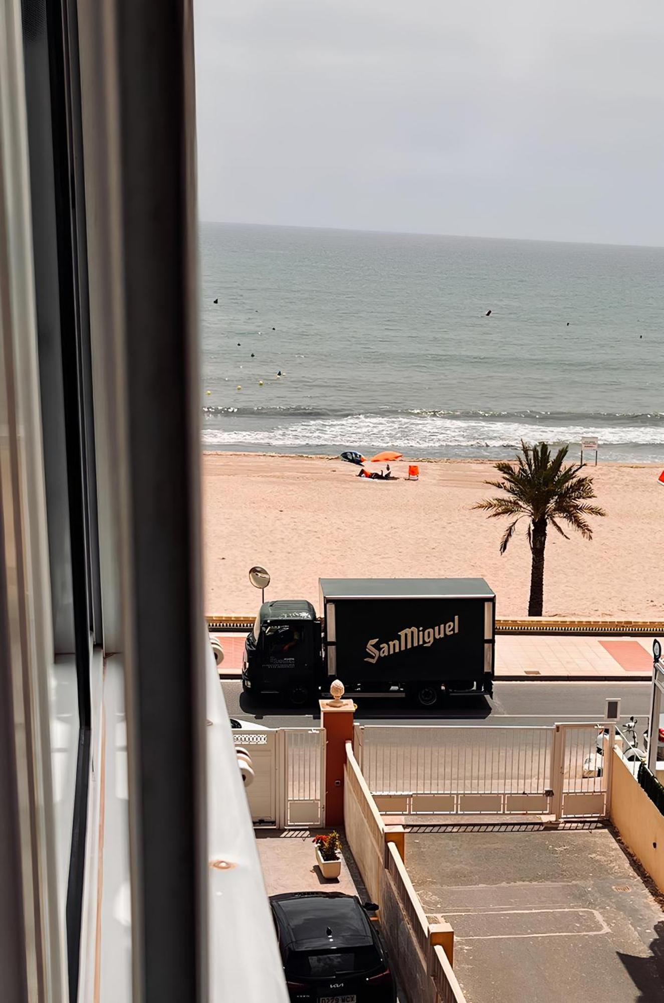 50 Pasos Hacia El Mar Apartman El Campello Kültér fotó